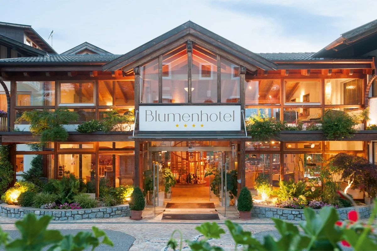 blumenhotel-hotel-eingang